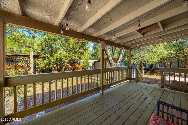 2064 PINEWOOD Drive, Overgaard, AZ 85933
