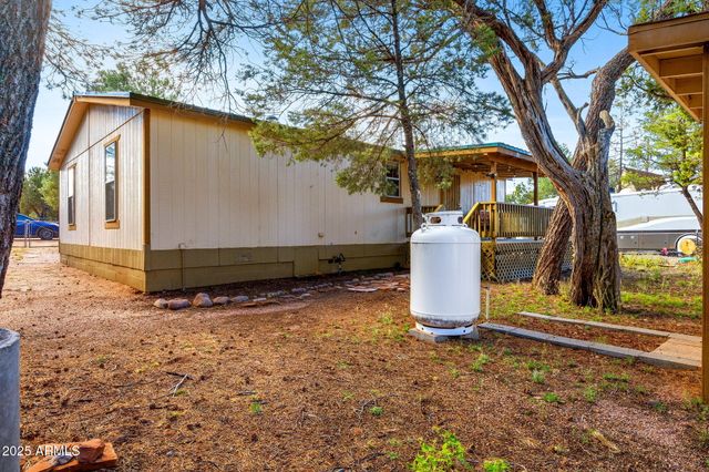 2064 PINEWOOD Drive, Overgaard, AZ 85933