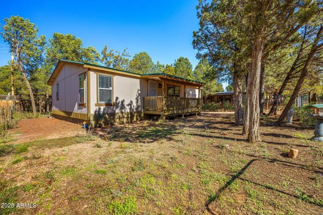 2064 PINEWOOD Drive, Overgaard, AZ 85933