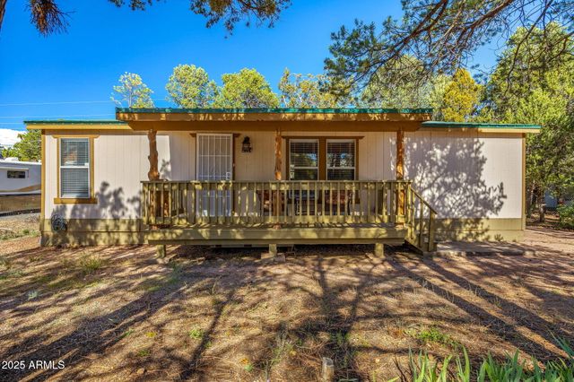 2064 PINEWOOD Drive, Overgaard, AZ 85933