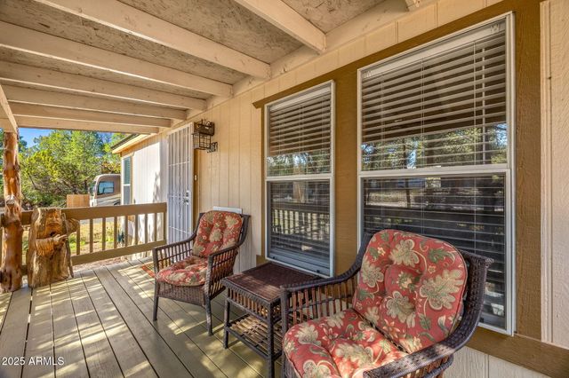 2064 PINEWOOD Drive, Overgaard, AZ 85933