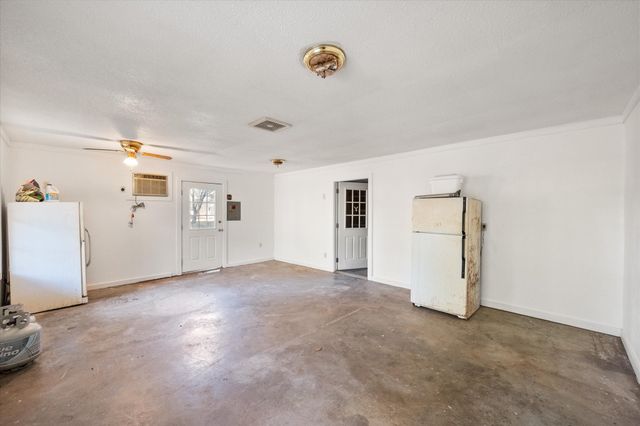 8124 Fm 416, Streetman, TX 75859