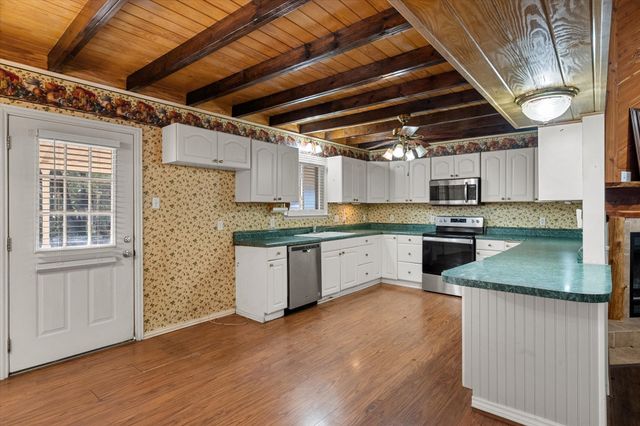 8124 Fm 416, Streetman, TX 75859