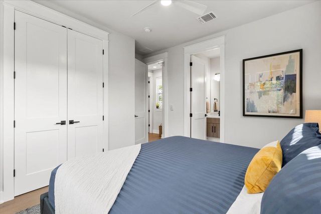 2104 E 2nd ST 2, Austin, TX 78702