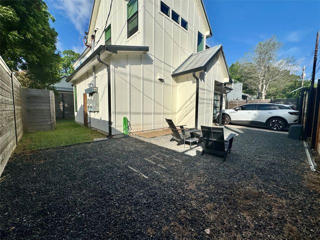 2104 E 2nd ST 2, Austin, TX 78702