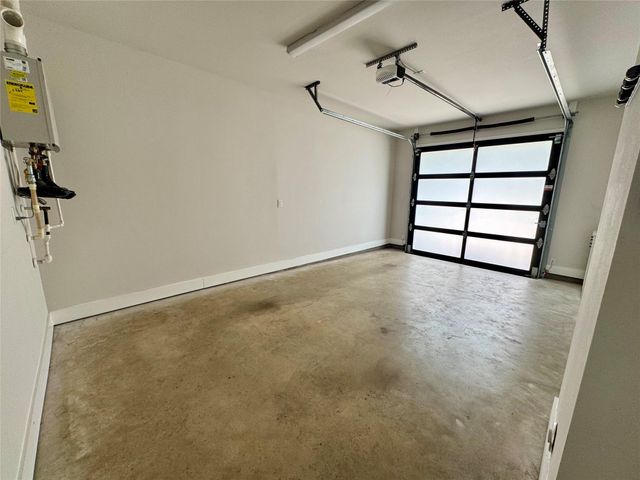 2104 E 2nd ST 2, Austin, TX 78702