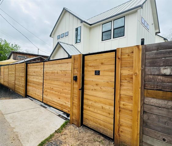 2104 E 2nd ST 2, Austin, TX 78702