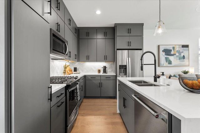 2104 E 2nd ST 2, Austin, TX 78702