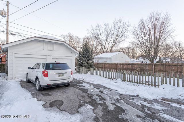 4322 Willys Parkway, Toledo, OH 43612