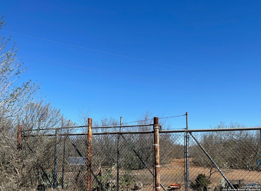 1010 Cr 308A, Jourdanton, TX 78026