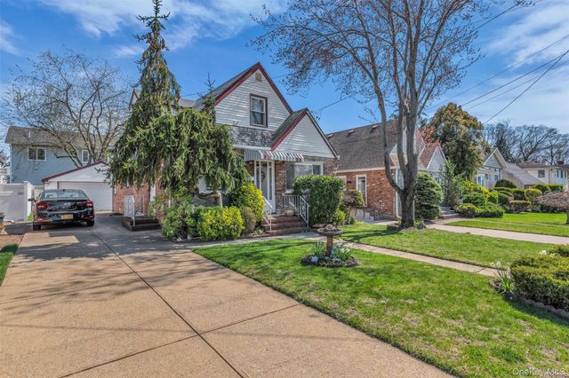 495 Harding Avenue, West Hempstead, NY 11552