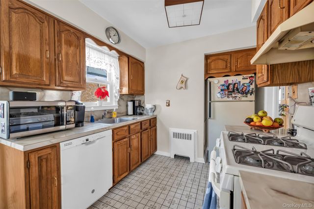 495 Harding Avenue, West Hempstead, NY 11552