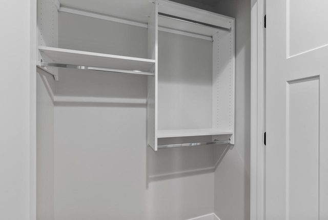 W5311 E PIONEER ROAD, Fond Du Lac, WI 54935