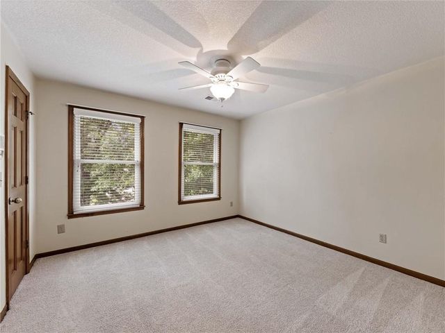 13842 Harbor Drive, Bonner Springs, KS 66012