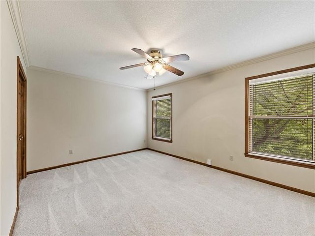 13842 Harbor Drive, Bonner Springs, KS 66012