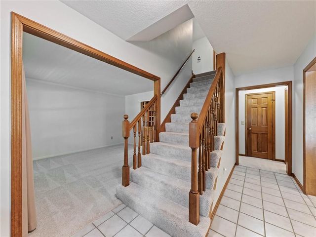 13842 Harbor Drive, Bonner Springs, KS 66012