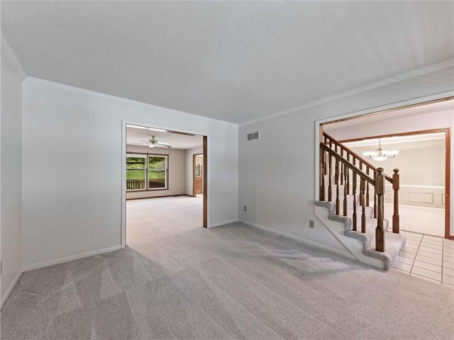 13842 Harbor Drive, Bonner Springs, KS 66012
