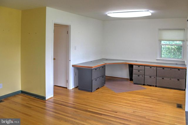 208 N MUHLENBERG ST, Woodstock, VA 22664