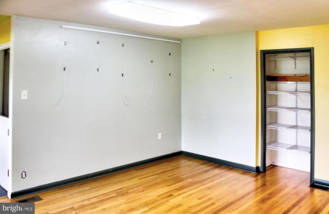 208 N MUHLENBERG ST, Woodstock, VA 22664