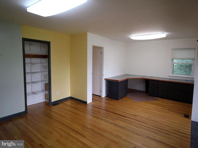 208 N MUHLENBERG ST, Woodstock, VA 22664