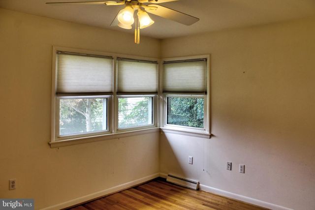208 N MUHLENBERG ST, Woodstock, VA 22664