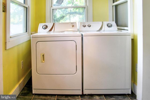 208 N MUHLENBERG ST, Woodstock, VA 22664