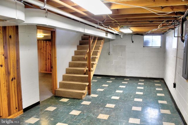 208 N MUHLENBERG ST, Woodstock, VA 22664