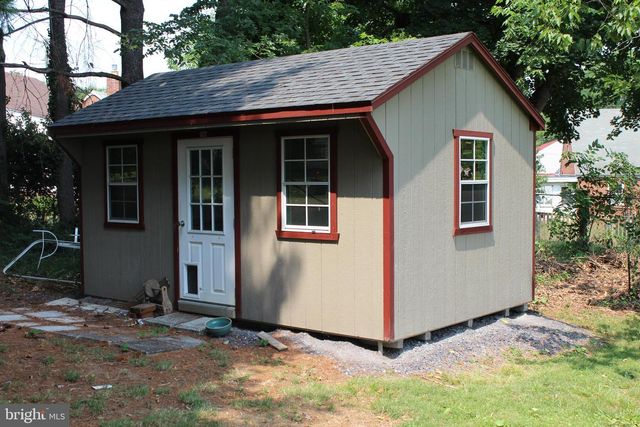 208 N MUHLENBERG ST, Woodstock, VA 22664