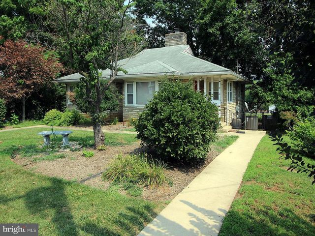 208 N MUHLENBERG ST, Woodstock, VA 22664