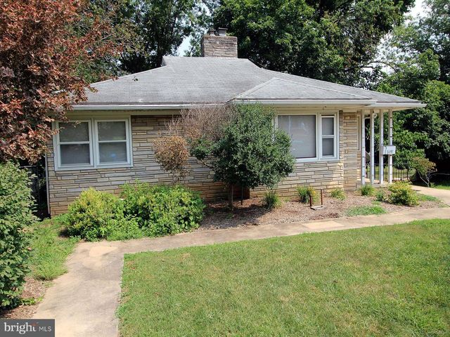 208 N MUHLENBERG ST, Woodstock, VA 22664
