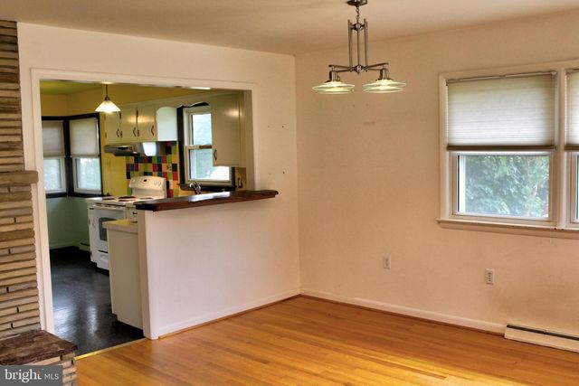 208 N MUHLENBERG ST, Woodstock, VA 22664