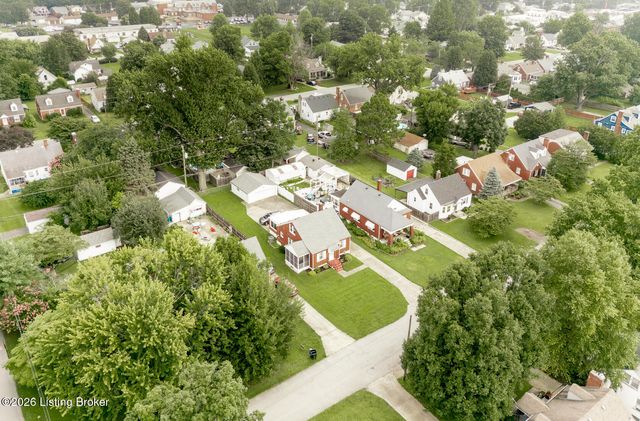 929 Ardmore Dr, Louisville, KY 40217