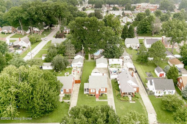 929 Ardmore Dr, Louisville, KY 40217