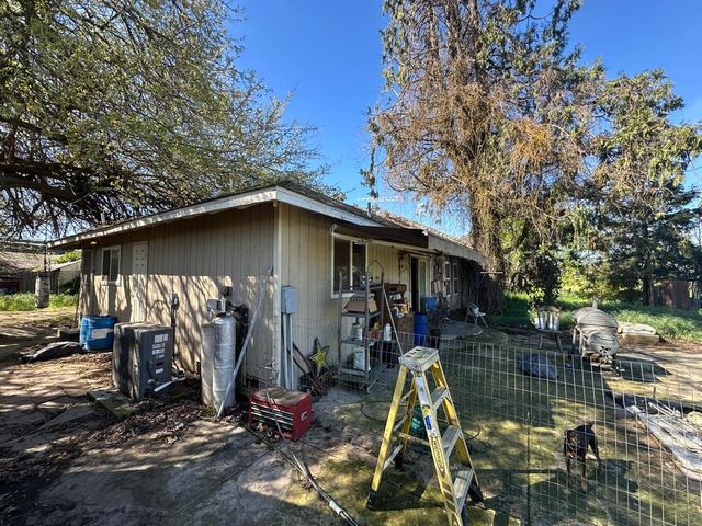 4518 Mountain View Rd, Hughson, CA 95326