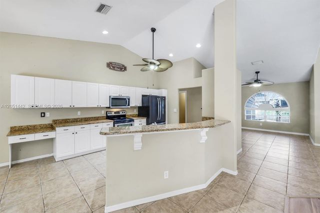 1121 NW 27th Avenue, Cape Coral, FL 33993