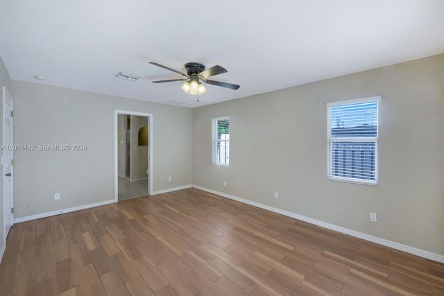 1121 NW 27th Avenue, Cape Coral, FL 33993