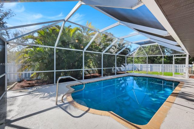1121 NW 27th Avenue, Cape Coral, FL 33993