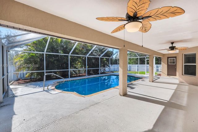 1121 NW 27th Avenue, Cape Coral, FL 33993