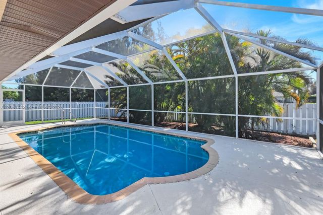 1121 NW 27th Avenue, Cape Coral, FL 33993
