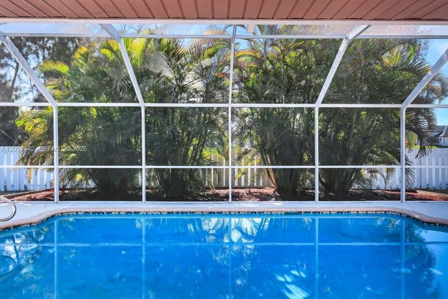 1121 NW 27th Avenue, Cape Coral, FL 33993