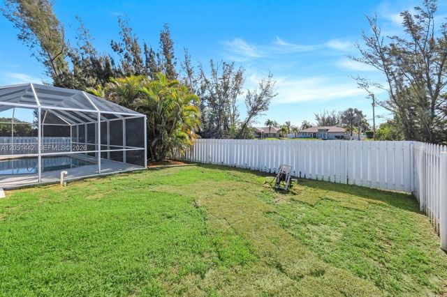 1121 NW 27th Avenue, Cape Coral, FL 33993