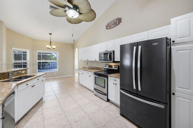1121 NW 27th Avenue, Cape Coral, FL 33993