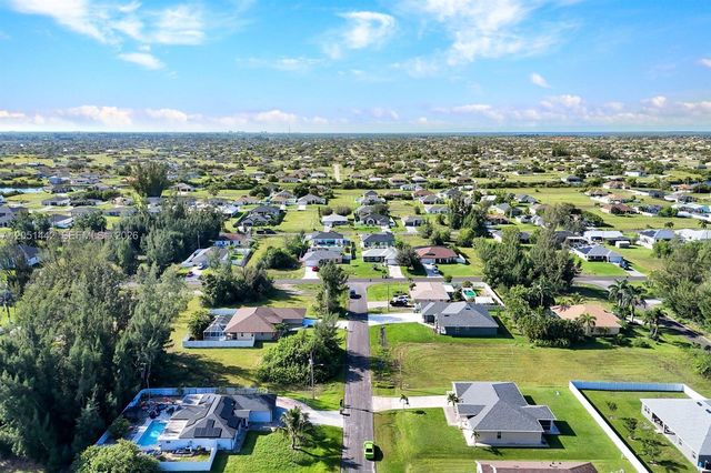 1121 NW 27th Avenue, Cape Coral, FL 33993