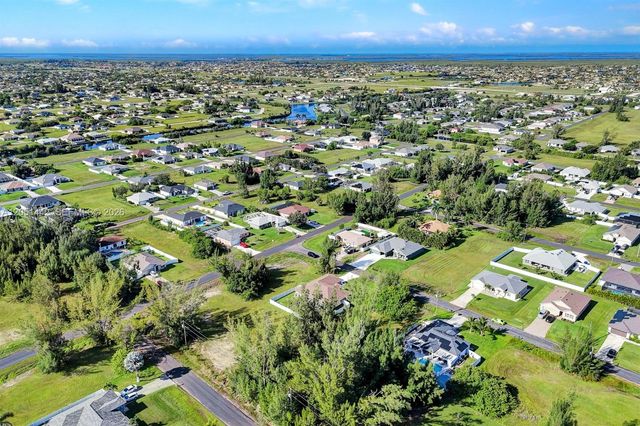 1121 NW 27th Avenue, Cape Coral, FL 33993