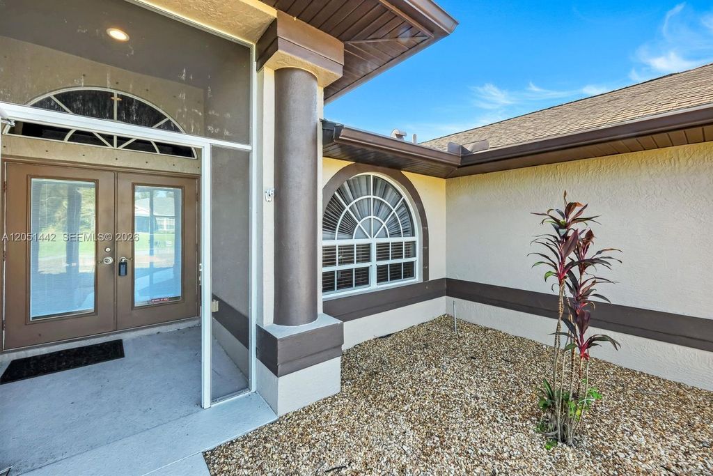 1121 NW 27th Avenue, Cape Coral, FL 33993
