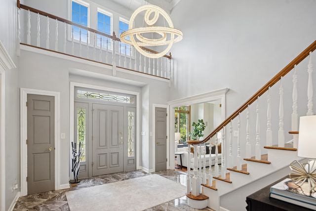 8120 Woodside Lane, Burr Ridge, IL 60527