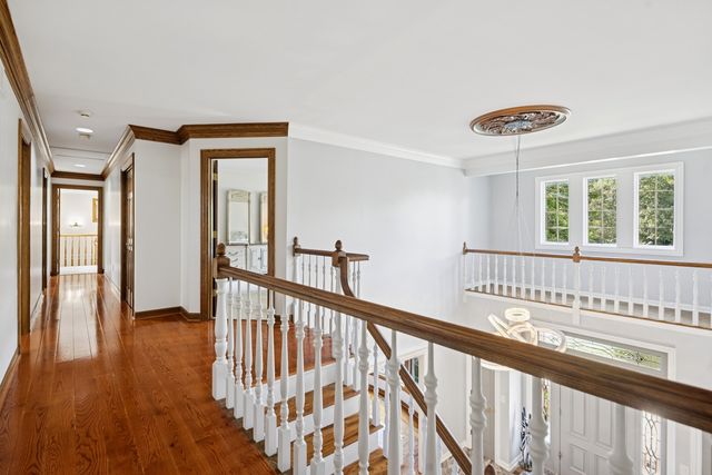 8120 Woodside Lane, Burr Ridge, IL 60527