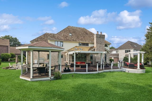 8120 Woodside Lane, Burr Ridge, IL 60527