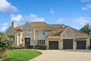 8120 Woodside Lane, Burr Ridge, IL 60527