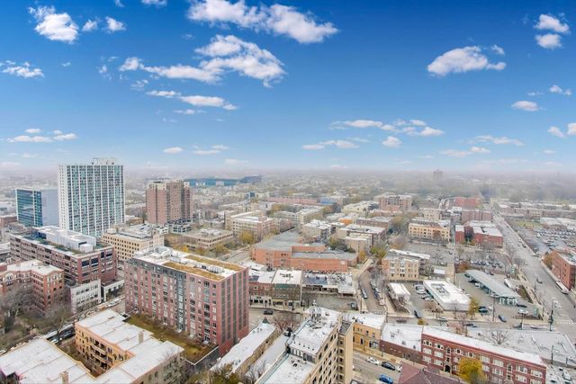 3930 N Pine Grove Avenue 2912, Chicago, IL 60613